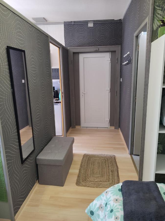 Studio Independant Acces Direct Autonome. Le Cateau-Cambresis Bagian luar foto